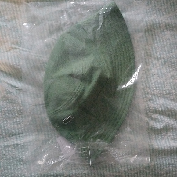 Lacoste Buckey Hat - Picture 3 of 3